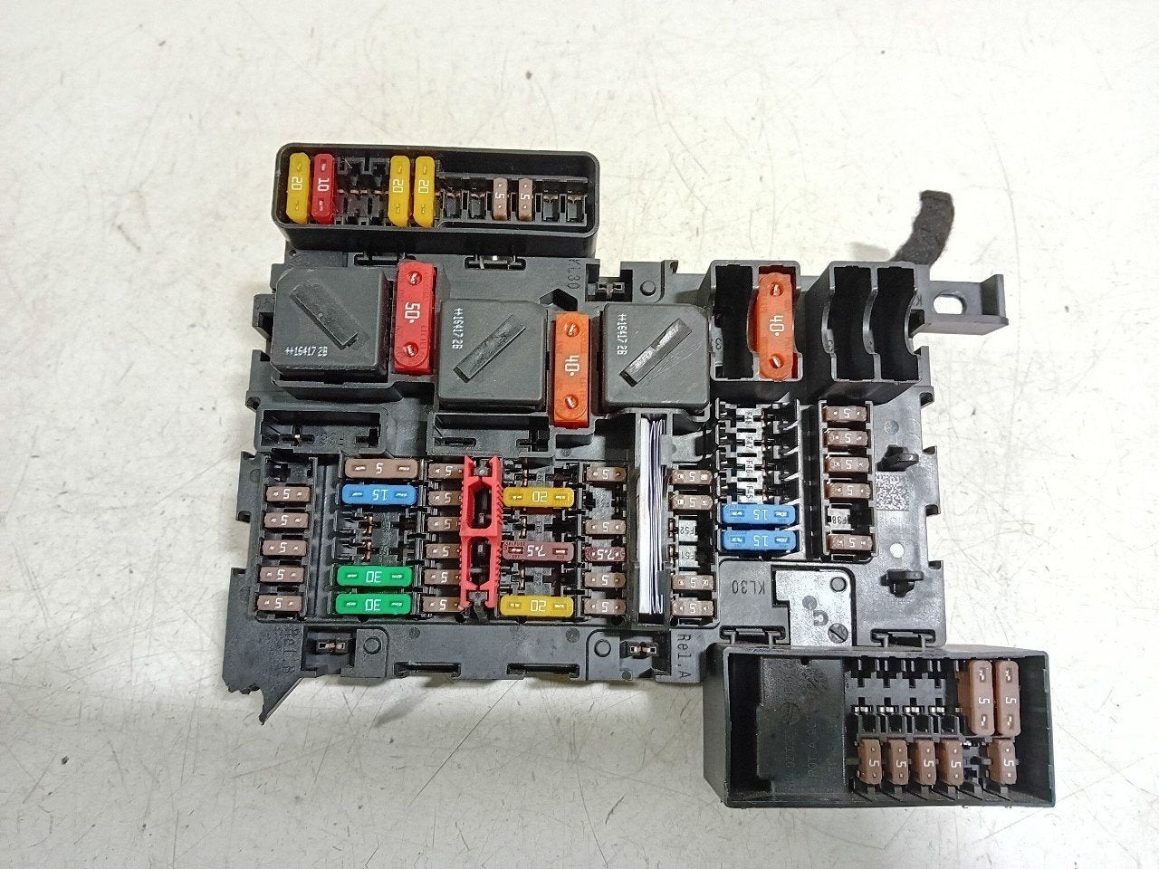 Zekeringkast BMW i3, Onderdelen@venauto.nl, Van der Ven Autorecycling B.V., Gebruikt, Ettenseweg 76, 4706 PB Roosendaal, The Netherlands