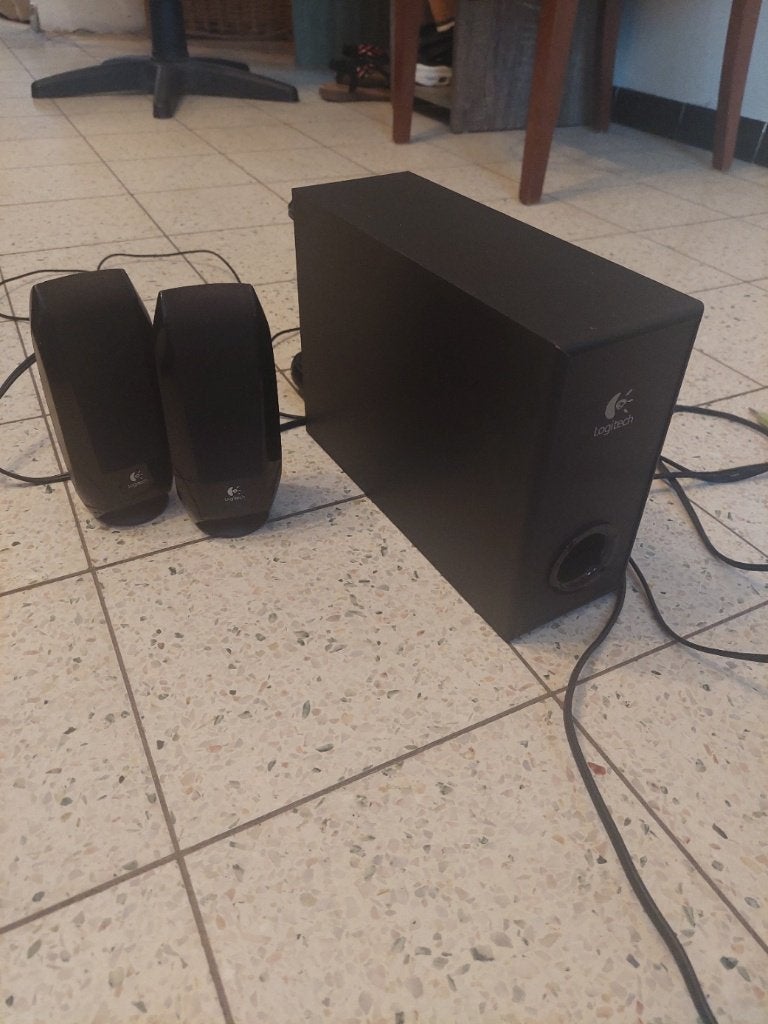 Enceintes Logitech avec caisson de basses pour ordinateur, Enlèvement ou Envoi, Utilisé, Canal audio 2, LOGITECH