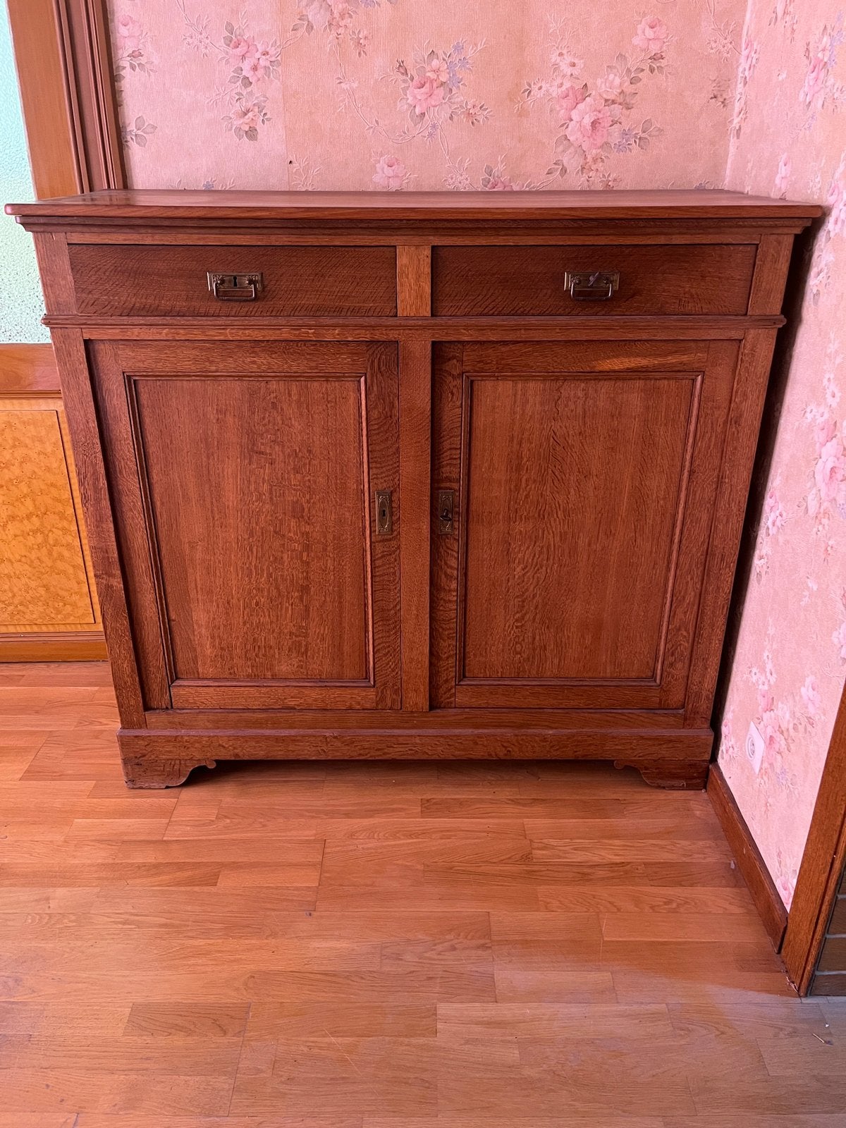 Ancien meuble en bois en bon état, Maison & Meubles, Avec tablette(s), 100 à 150 cm, Enlèvement, Utilisé