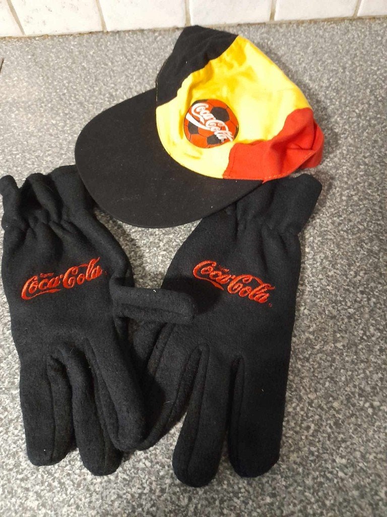 Spel kaarten, pet en handschoenen van Coca Cola, Verzamelen, Ophalen of Verzenden, Zo goed als nieuw, Gebruiksvoorwerp