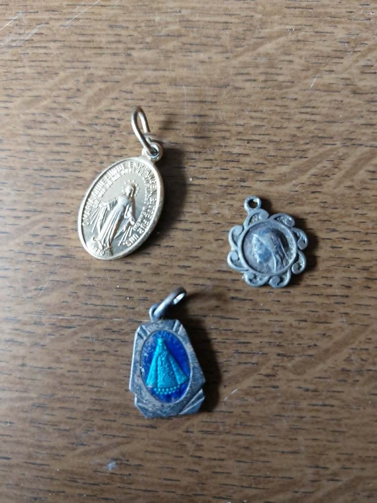 Speltjes Winnie Depooh 3 stuks voor 3€Medaille 3 stuks 3 €, Ophalen
