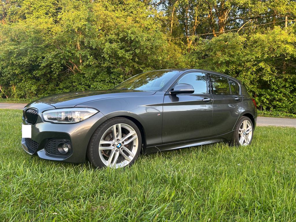 BMW 118i Hatchback M-Pack, Autos, Argent ou Gris, Achat, Euro 6, Commande vocale