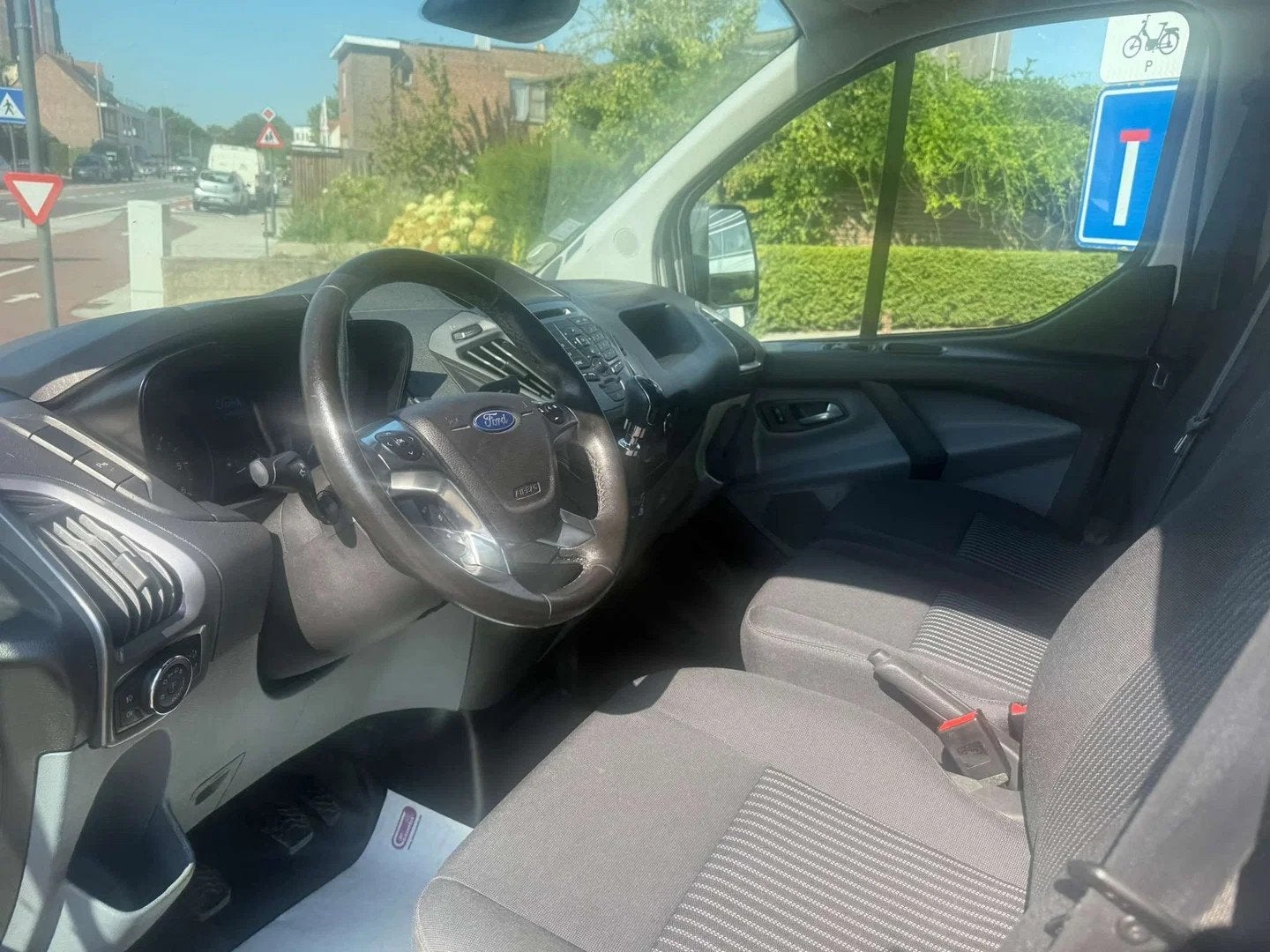 Ford Transit Custom 2.0 TDCi L1H1 Ambiente (bj 2017), Auto's, Bestelwagens en Lichte vracht, Stof, Gebruikt, Euro 6, 4 cilinders