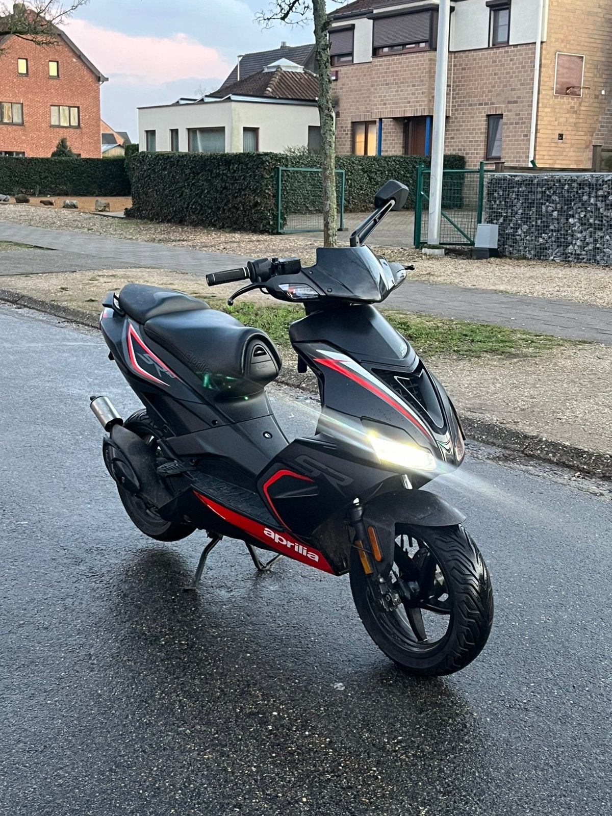 aprillia sr50 factory b klasse, Fietsen en Brommers, Ophalen of Verzenden, Zo goed als nieuw