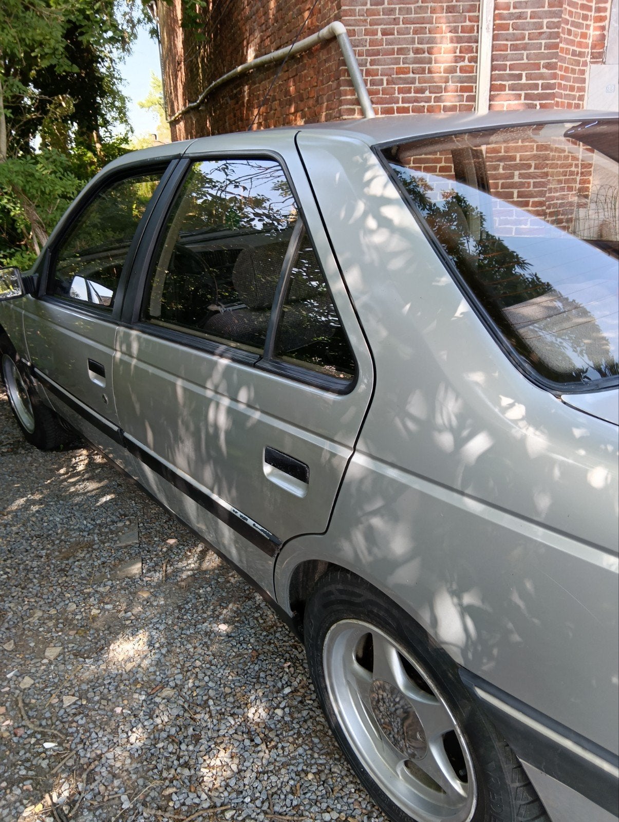 Oldtimer peugeot 405GR, foto 4