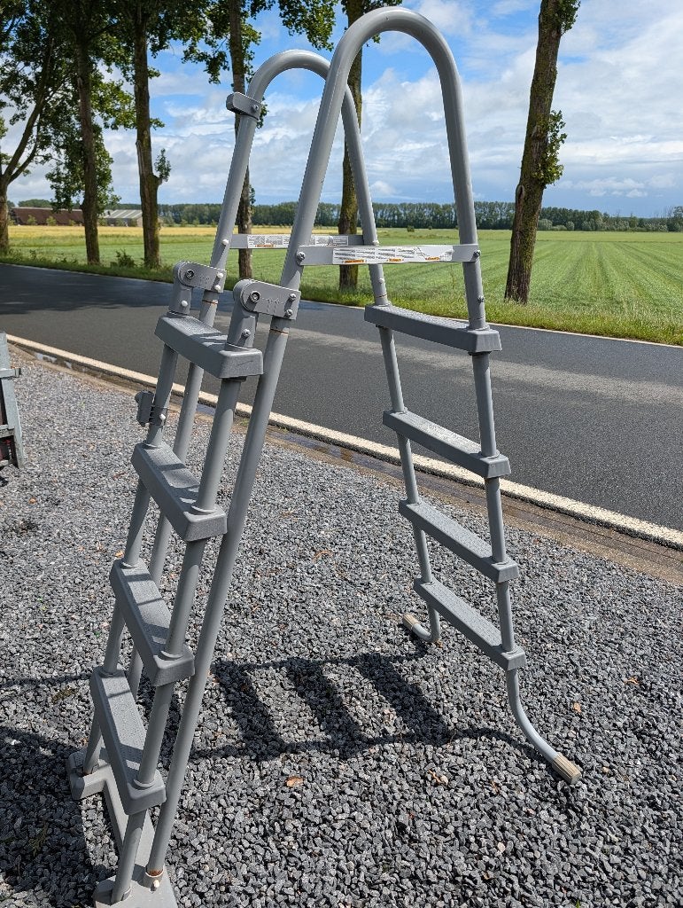 Zwembadladder, Tuin en Terras, Ophalen, Zo goed als nieuw, Ladder
