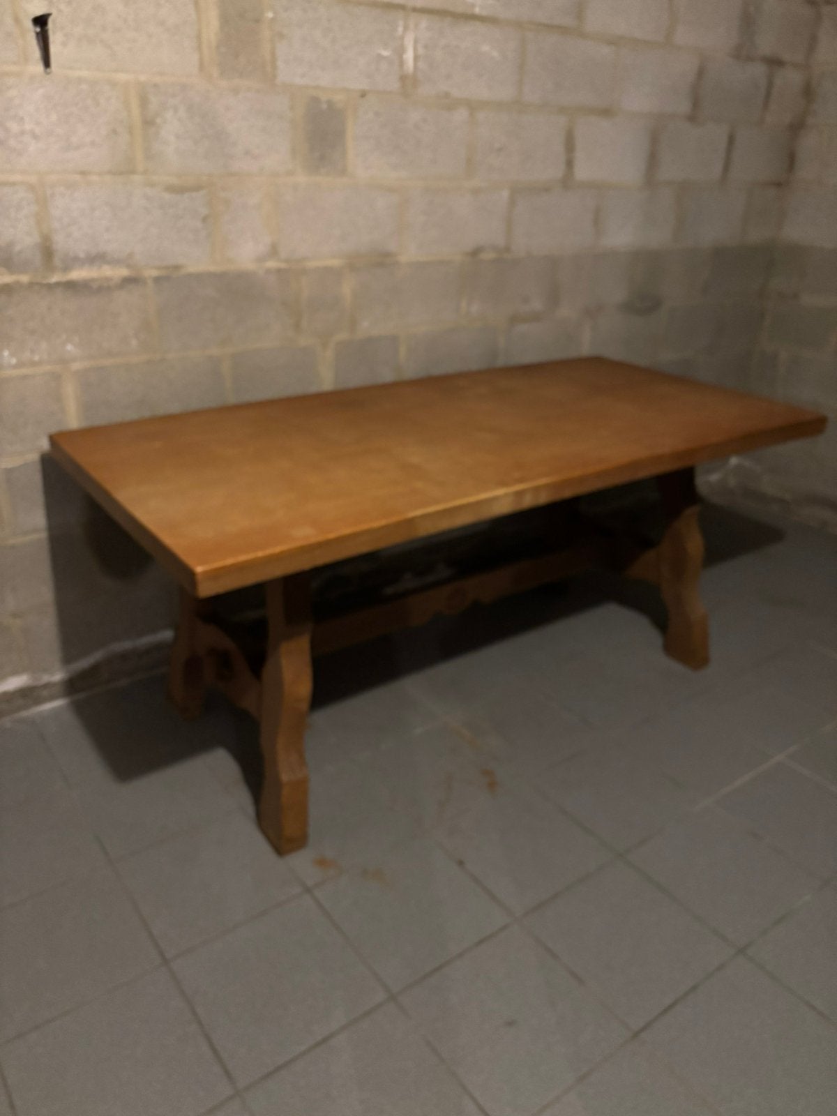 TABLE EN BOIS ROBUSTE, Enlèvement