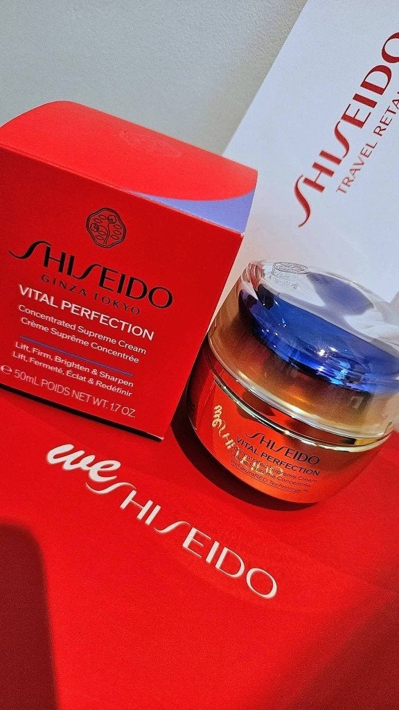 Shiseido Vital Perfection Concentrated Supreme Creme  NIEUW, Ophalen of Verzenden, Nieuw, Gehele gezicht, Verzorging