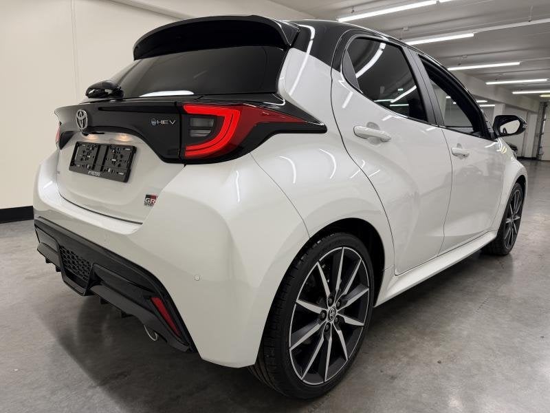 Toyota Yaris GR Sport + Safety Pack, Auto's, Automaat, Parkeersensor, Wit, 130 pk