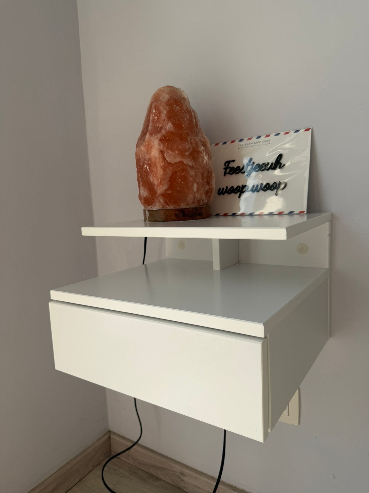 Wit zwevende wandkastjes/ nachtkastjes, Ophalen, Overige materialen, Gebruikt, Minder dan 45 cm