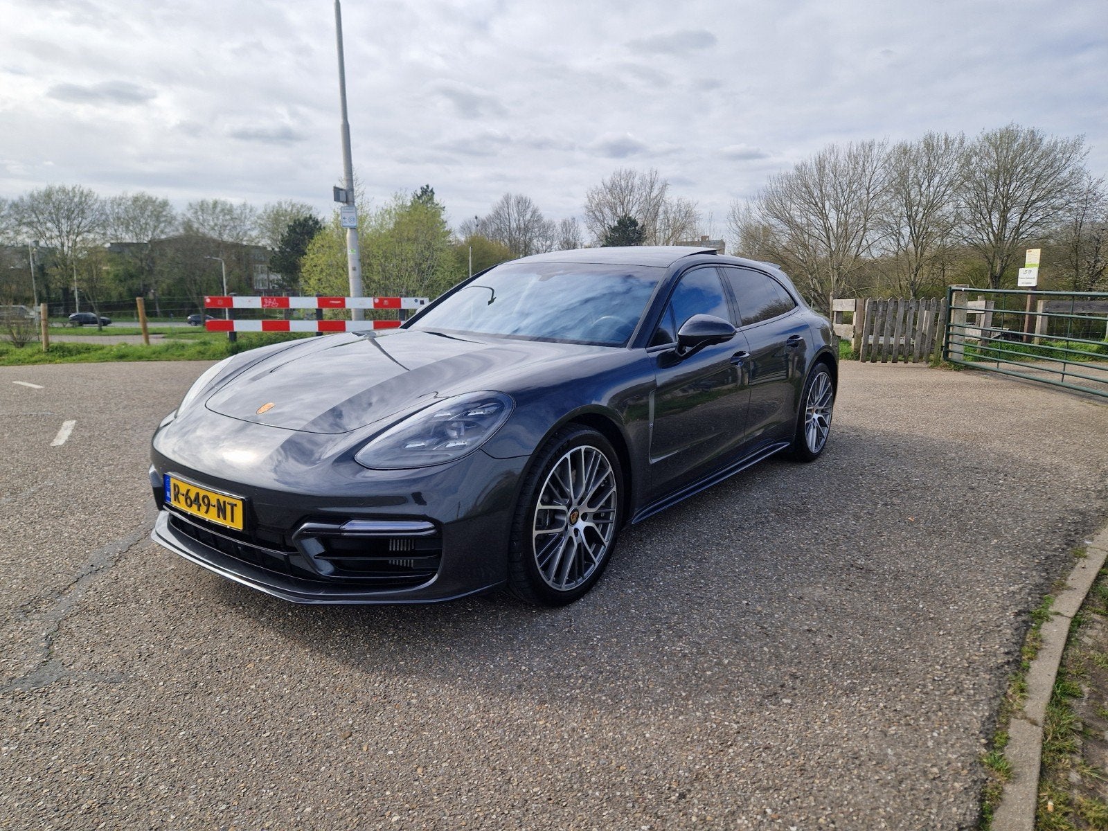 Porsche Panamera Sport Turismo 2.9 4 E-Hybrid Platinum Editi, Auto's, Automaat, Dealer onderhouden, Euro 6, Leder