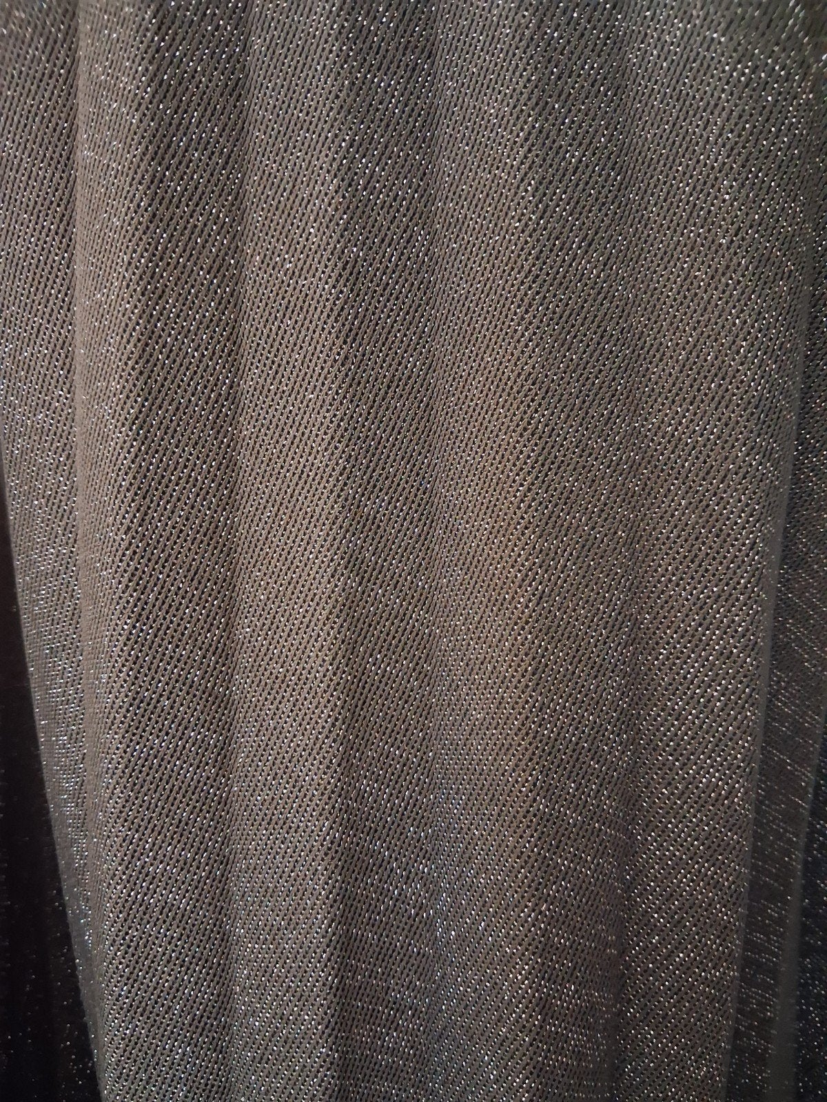 Mooie lange plissé rok in kaki kleur met fijne glitter in., Kleding | Dames, Rokken, Ophalen of Verzenden