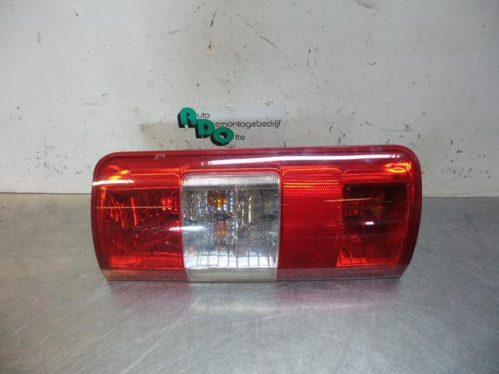 Feu arrière droit d'un Ford Connect (Connect 02-), Autos : Pièces & Accessoires, Éclairage, -, 3 mois de garantie, -, -