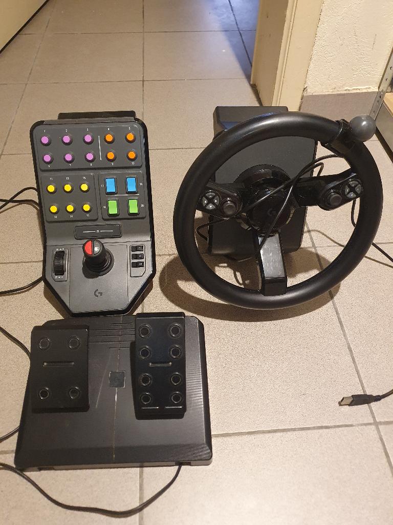 Logitech Heavy Equipment stuur en side panel, Logitech, Enlèvement, Utilisé, Volant de course