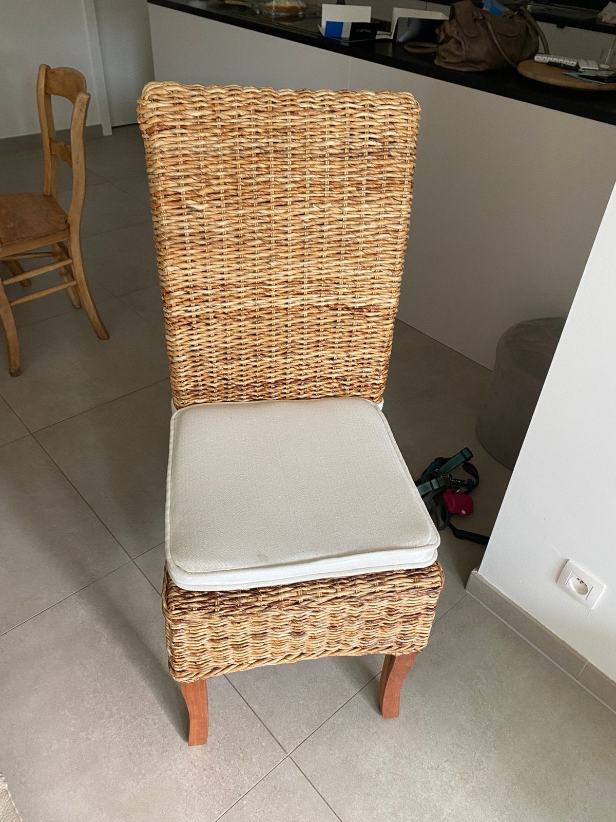 4 rieten stoelen met kussens, Ophalen, Zo goed als nieuw