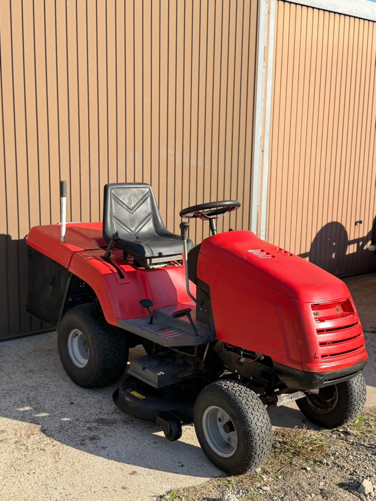 La tondeuse autoportée 13 CV Briggs & Stratton fonctionne, Jardin & Terrasse, Enlèvement, Comme neuf, Bac de ramassage