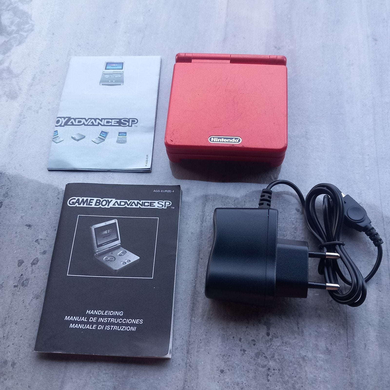 Nintendo gameboy advance sp red, Games en Spelcomputers, Ophalen of Verzenden