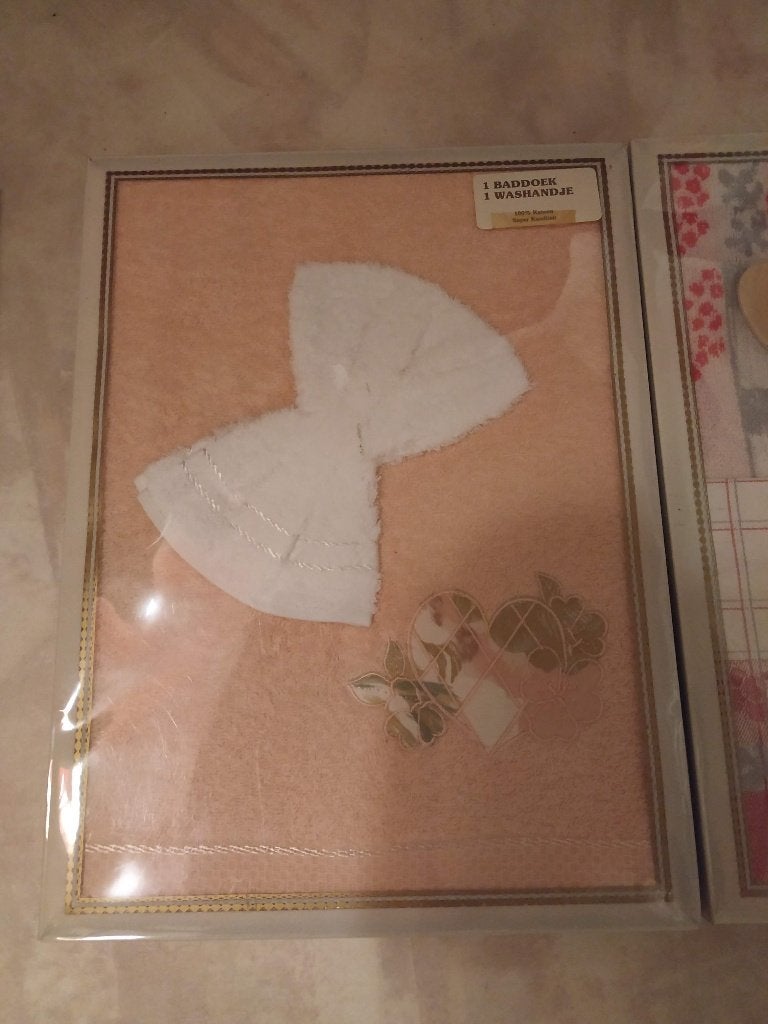 handdoek+washandje van 30x40cm mooie nieuwe cadeaudoos, Huis en Inrichting, Badkamer | Badtextiel en Accessoires, Ophalen of Verzenden