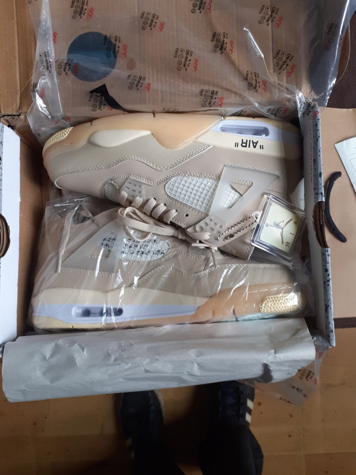 Basquet nike Jordan 4 rétro neuf à vendre ou échange contre, Ophalen, Nike aire Jordan 4 rétro, Bruin, Nieuw