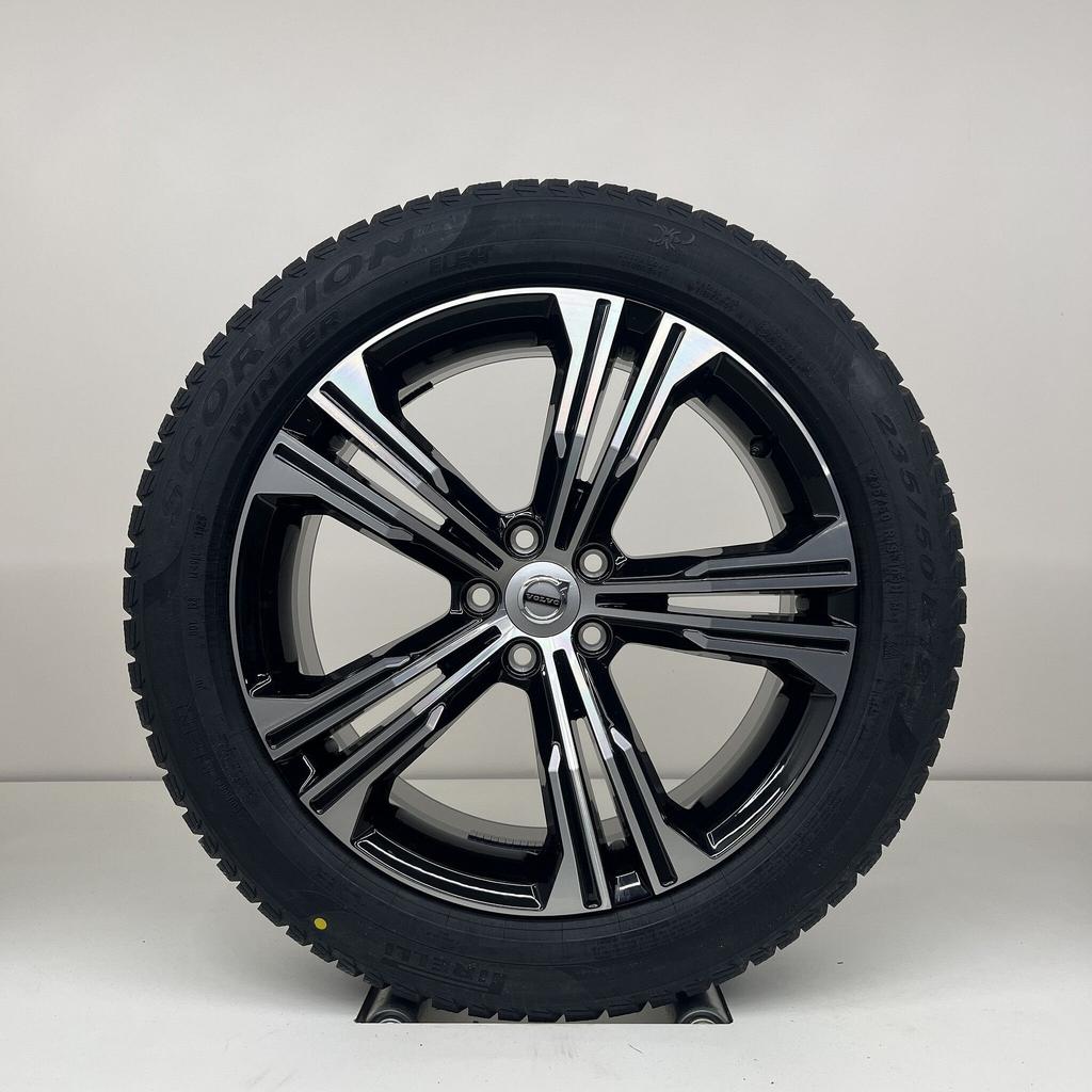 Volvo XC40 / V90CC - 19 inch - winterbanden NIEUW, 19 inch, Banden en Velgen, Nieuw, 235 mm