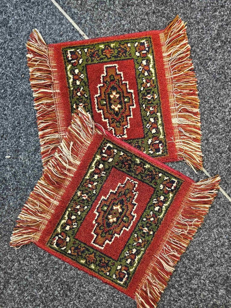 Miniatuur tapijtjes set 32/29 cm, Ophalen of Verzenden, Gebruikt, Bruin, Overige stijlen