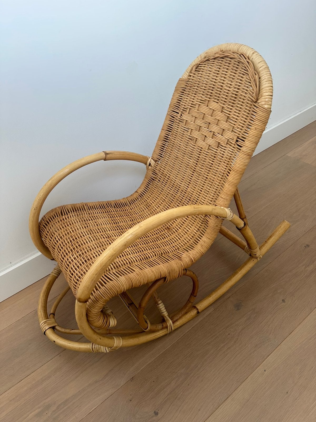 vintage rotan kinder schommelstoel, Ophalen