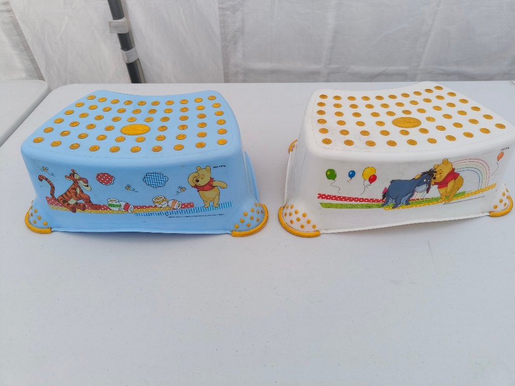 2 opstapjes Winnie The Pooh, Overige merken, Gebruikt, Overige typen, Ophalen of Verzenden
