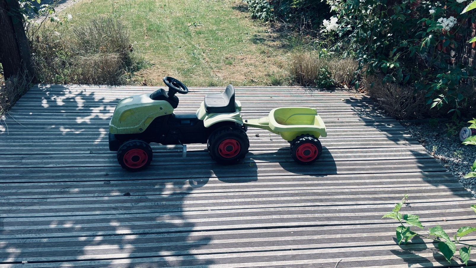 Tracteur à pédales avec remorque - Pour des heures de plaisi, Enfants & Bébés, Enlèvement, Comme neuf