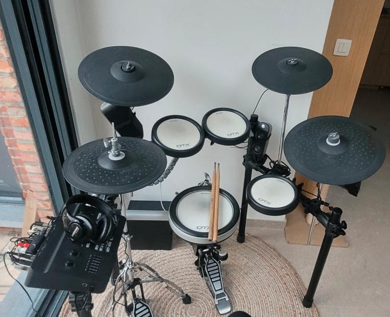 Kit de batterie numérique Yamaha DTX700K (avec extensions), Musique & Instruments, Enlèvement ou Envoi, Utilisé, Yamaha, Électronique