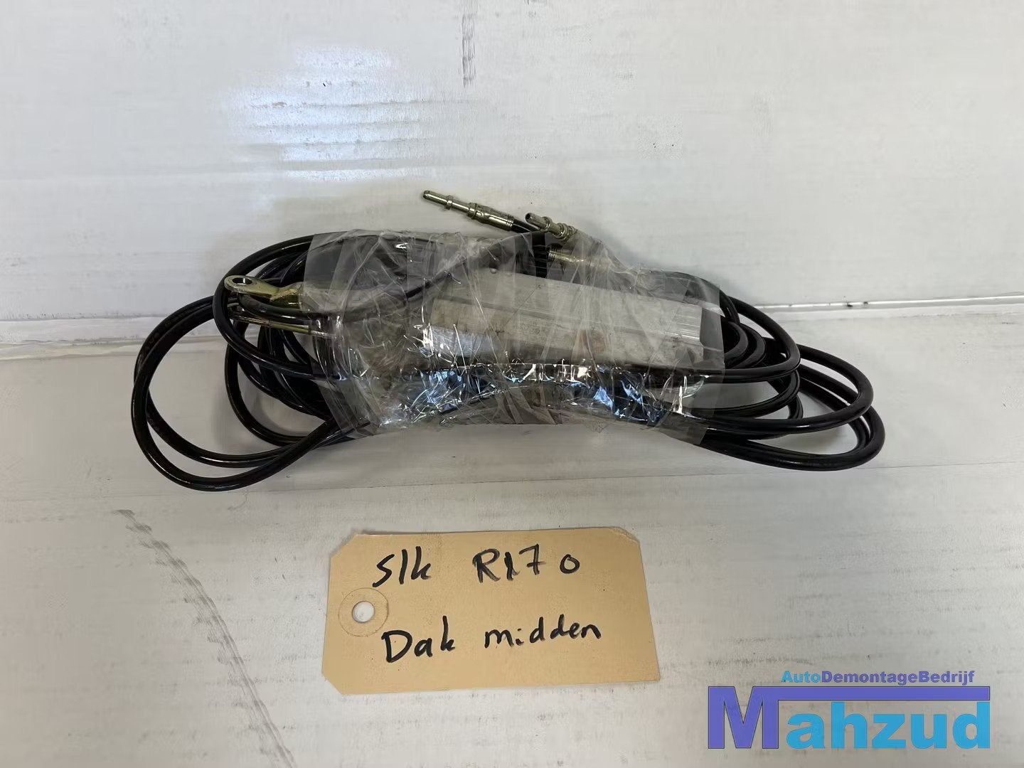 MERCEDES SLK R170 dak clinder midden 1996-2004, Mercedes-Benz AG, Mercedes-Benz, Utilisé, Mercedesstrasse 120
70372  Stuttgart, DE