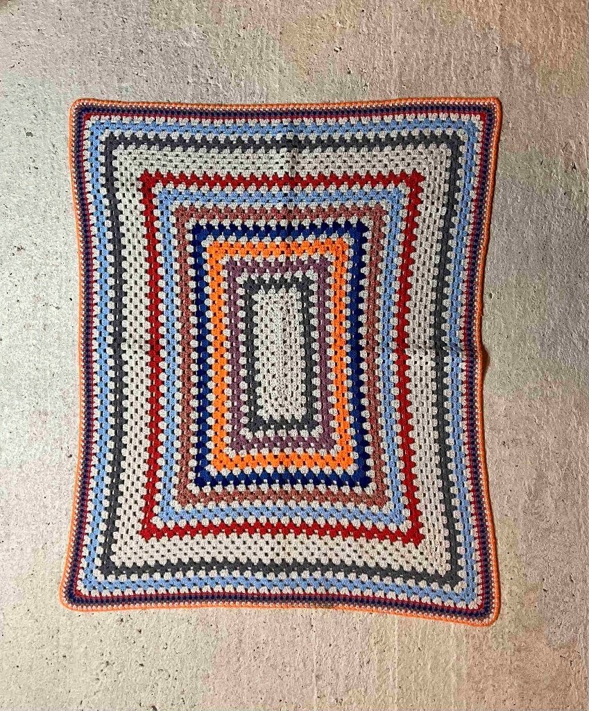 Granny woondeken gehaakt lichte kleuren  125/100, Gehaakt, Ophalen of Verzenden, Meerkleurig, Woondeken
