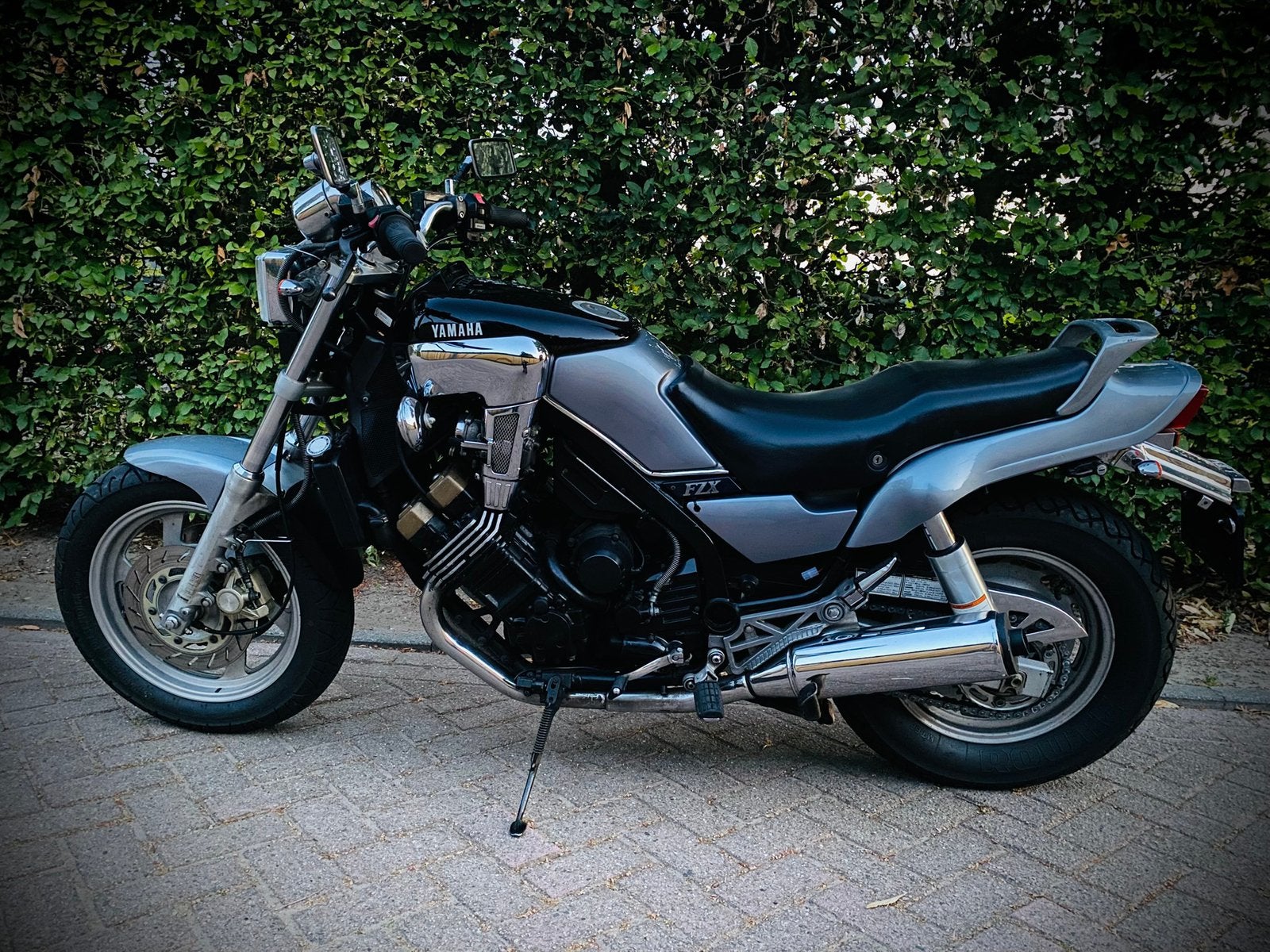 Naked Bike - Zeer nette yamaha fzx 750 - mini V-Max, Motos, Motos | Yamaha, Particulier, Naked bike, Enlèvement