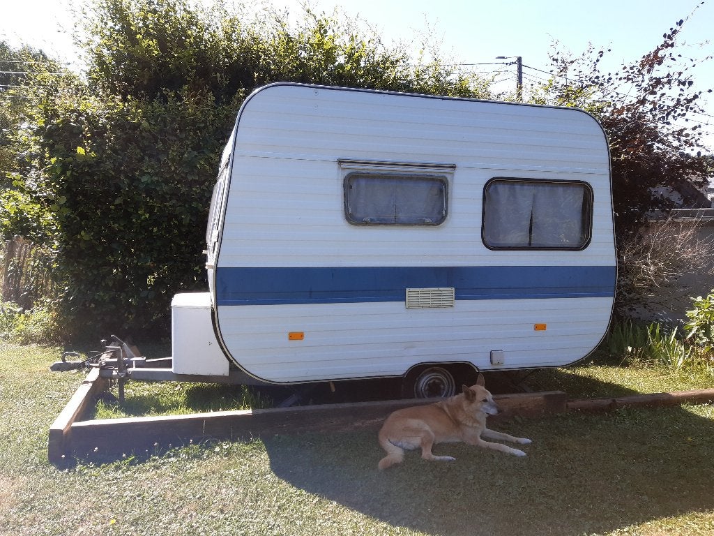 Caravane -750kg très bon état, Particulier, Adria, Jusqu'à 3, Roue de secours