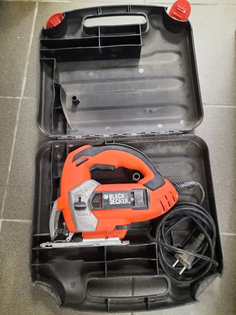 Zaagmachine Black & Decker, Doe-het-zelf en Bouw, Gereedschap | Zaagmachines, Ophalen, Gebruikt, Decoupeerzaag, 600 tot 1200 watt