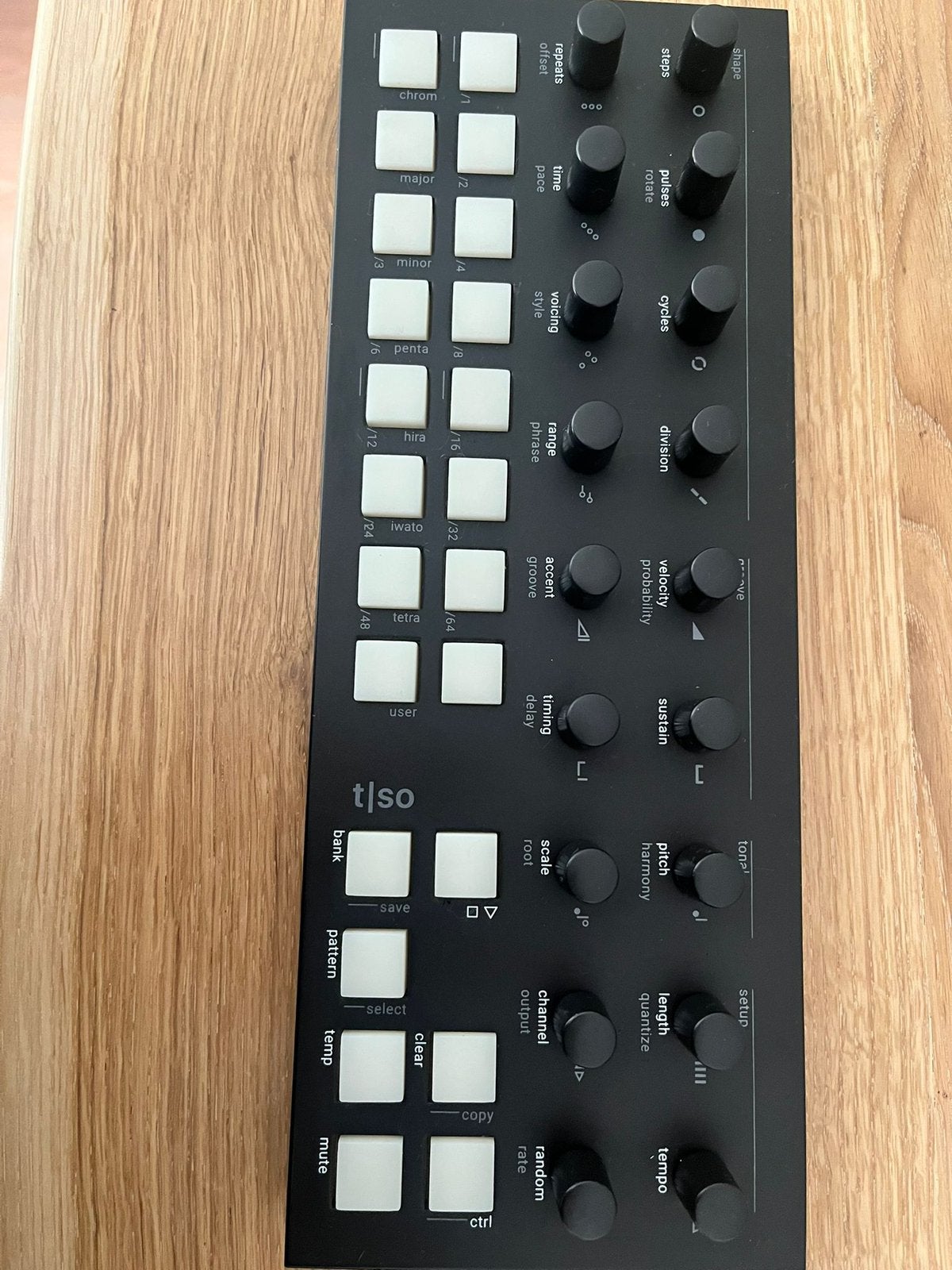 TORSO T1, origineel doos, eerst eigenaar, Muziek en Instrumenten, Midi-apparatuur, Ophalen of Verzenden, Zo goed als nieuw