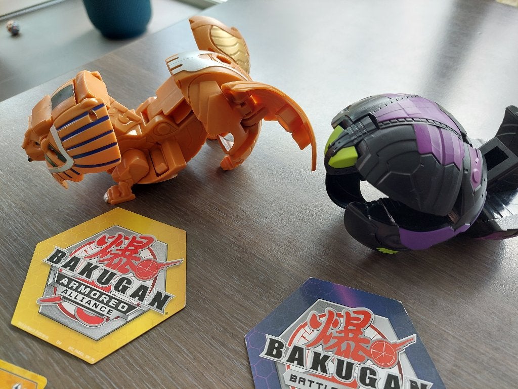 2 Bakugan ballen met kaartjes, Enlèvement, Comme neuf