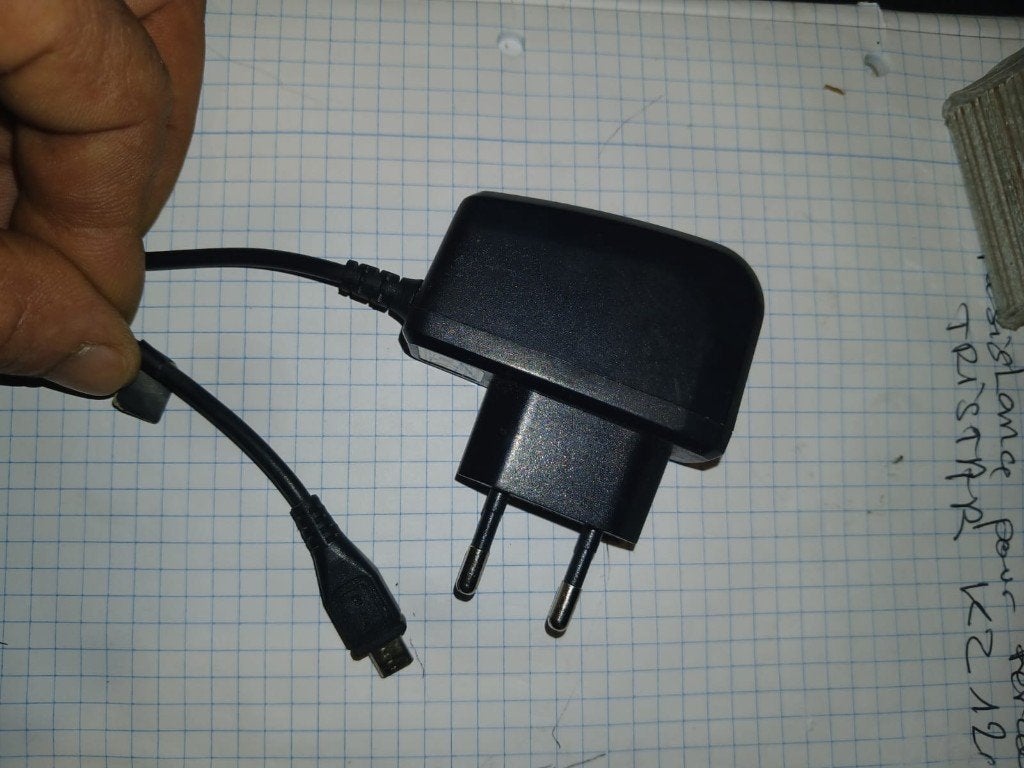 Chargeur secteur filaire pour téléphone portable, Enlèvement ou Envoi