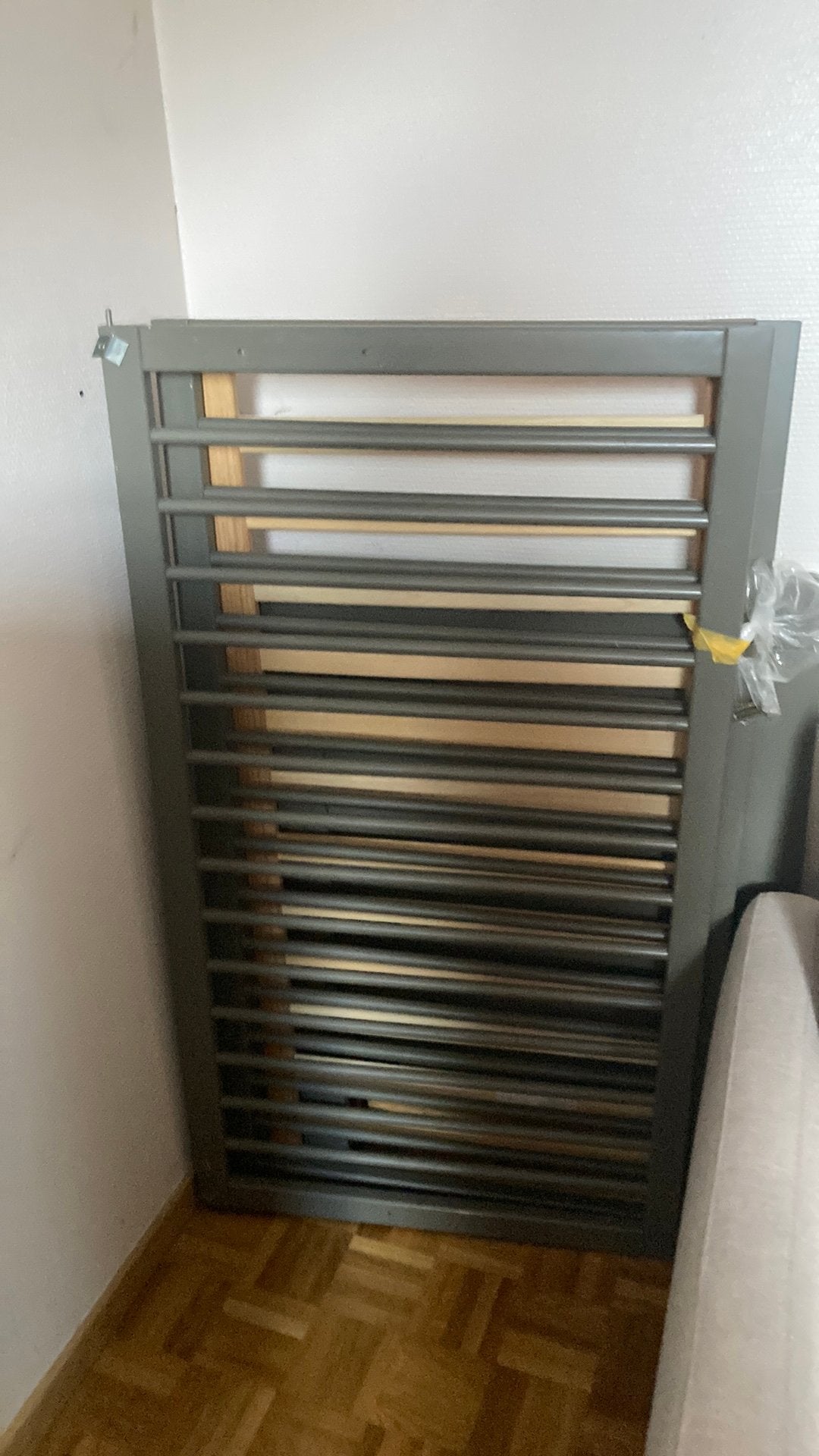 Kinderbedje grijs met matras, Matelas, Moins de 70 cm, Comme neuf, Enlèvement