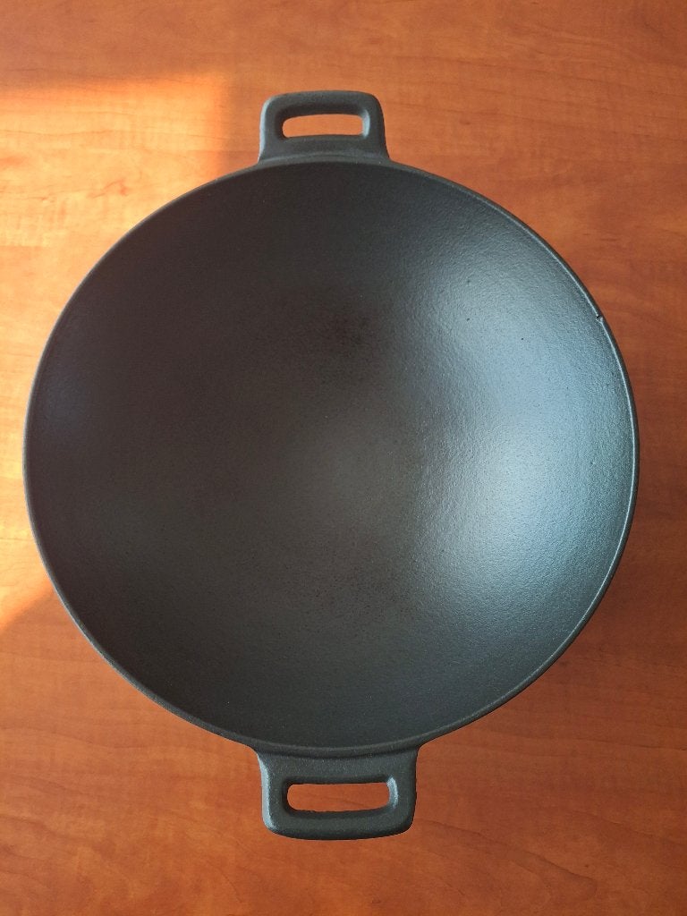 Te koop wokpan in gietijzer, Gebruikt, Gietijzer, Met handvatten, Ophalen of Verzenden