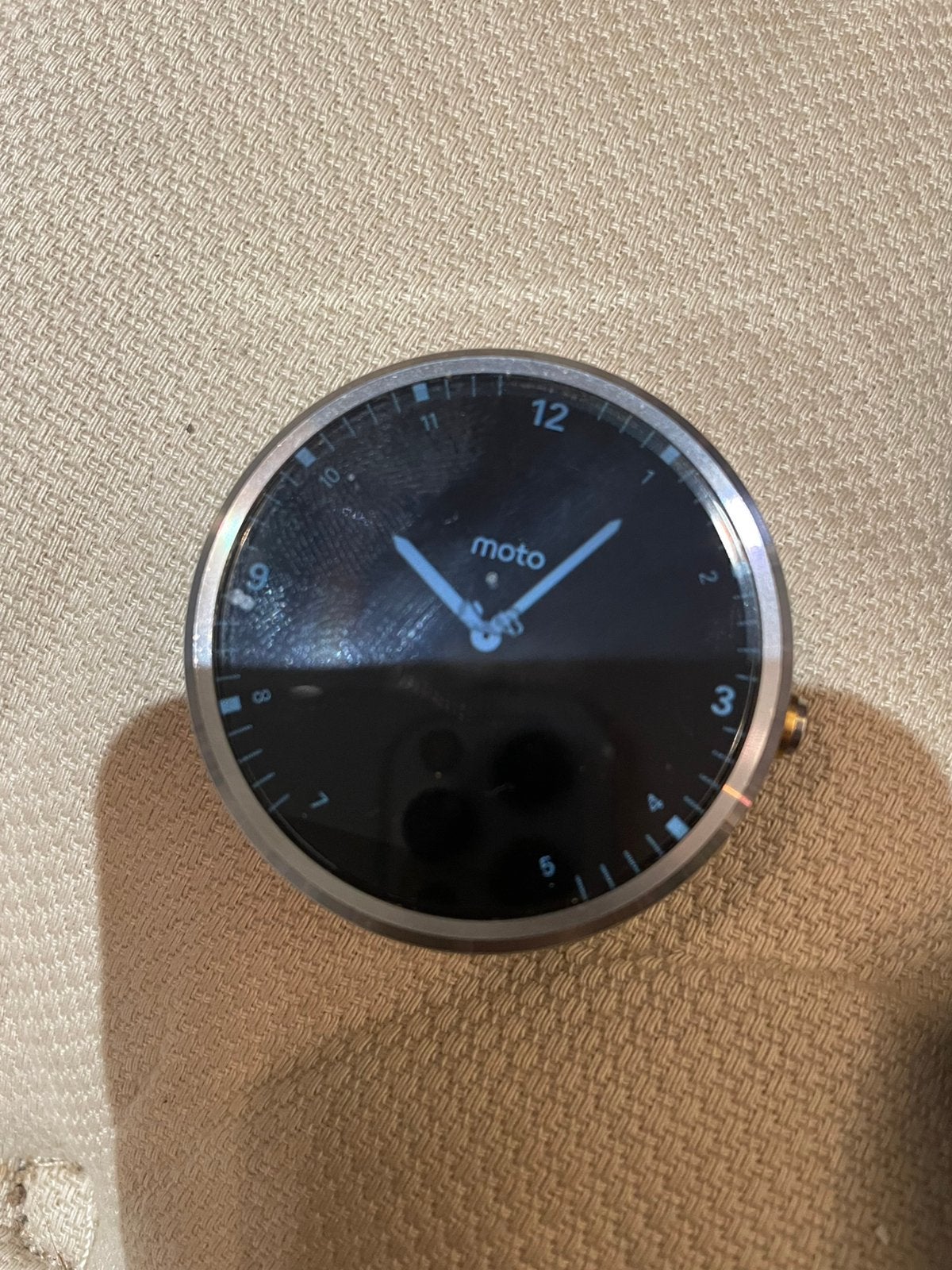 Goed werkende Motorola Moto smartwatch met oplader, Enlèvement