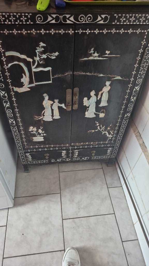 Meuble chinois, Enlèvement