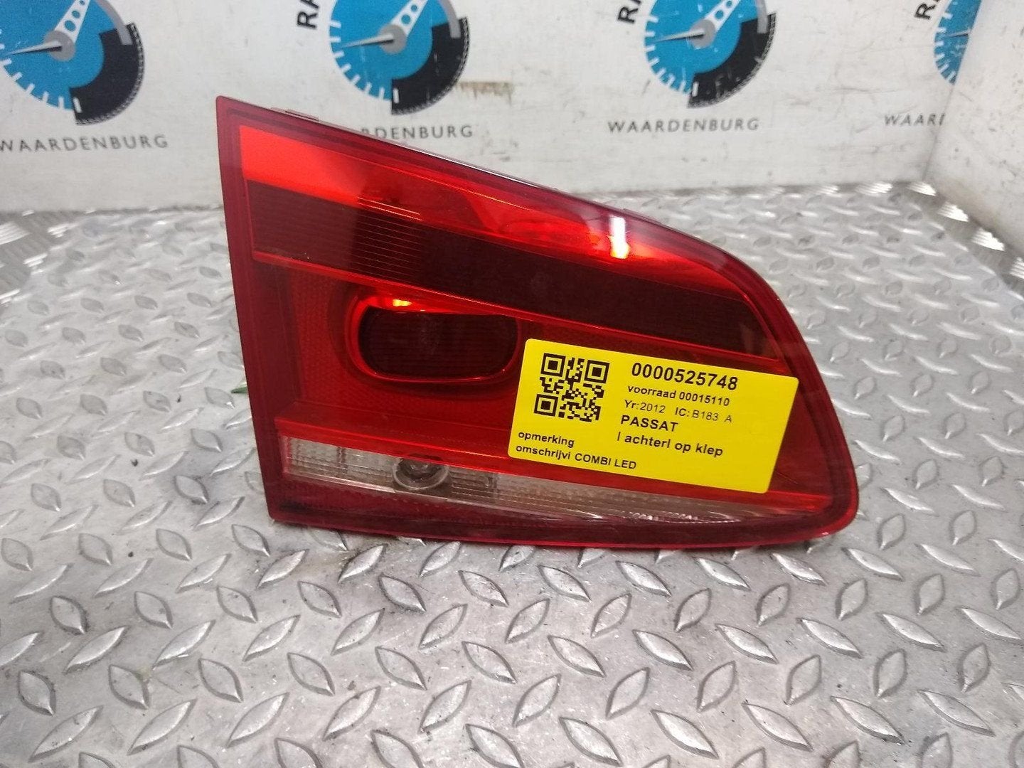 VOLKSWAGEN PASSAT 1.8 TSI Highline  ACHTERLICHT L 2012, Enlèvement ou Envoi, Utilisé, Stiba membre