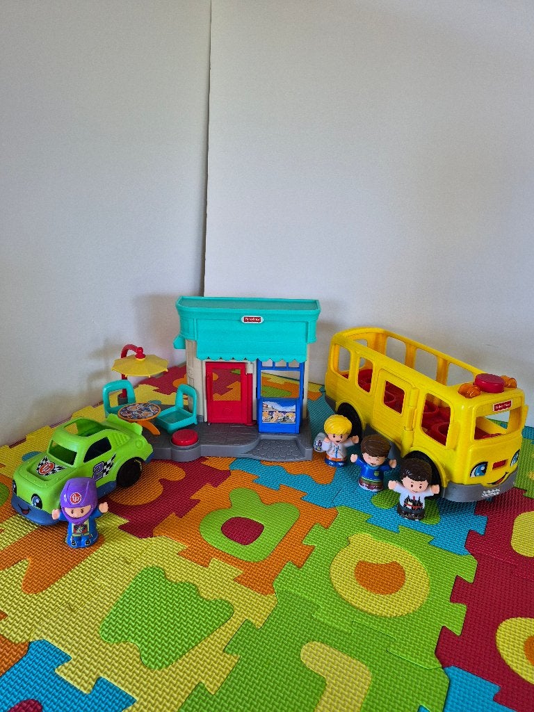 Lot Fisher-Price Little People (Bus, Figurines, Magasin), Enlèvement ou Envoi, Neuf, Autres types, Avec lumière