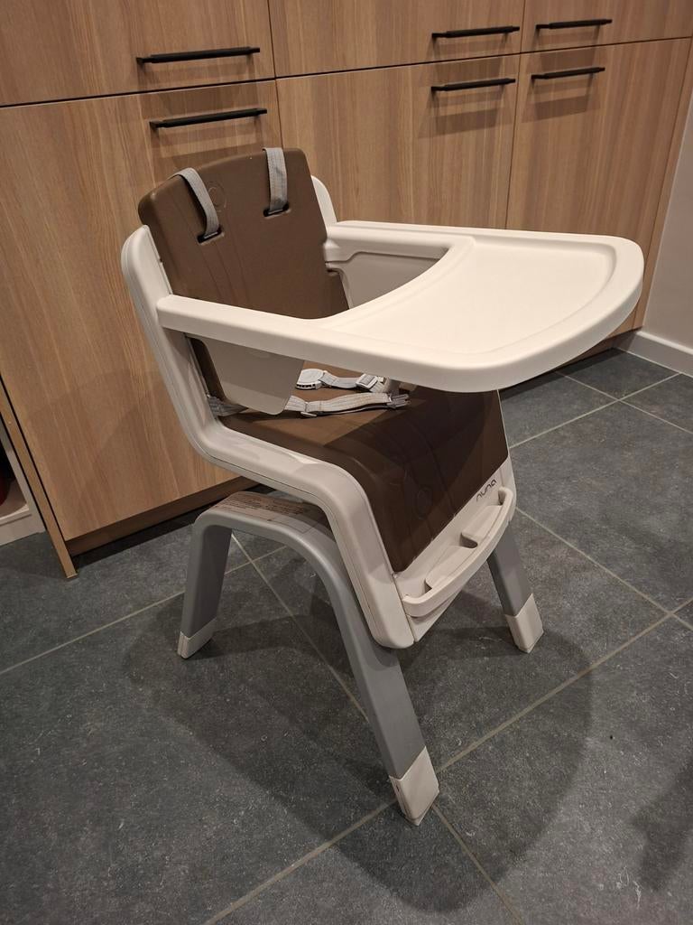 ZAAZ eetstoel van NANU, Kinderen en Baby's, Kinderkamer | Tafels en Stoelen, Ophalen