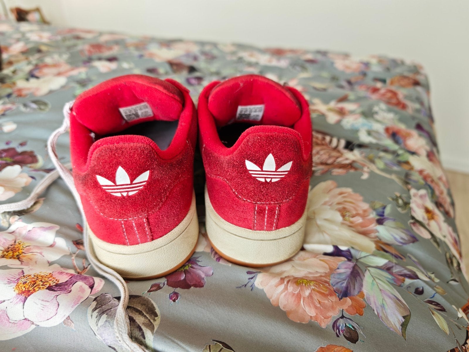 Adidas campus rouge, Enlèvement