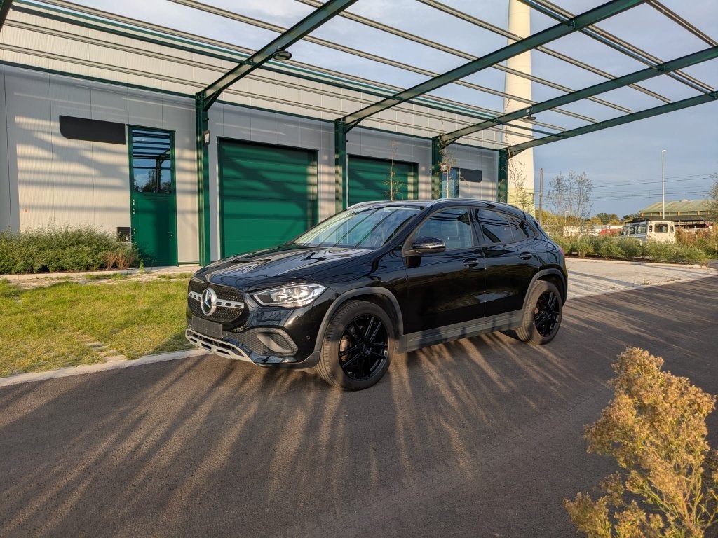 Mercedes-Benz GLA 180D, Auto's, Dealer onderhouden, Leder en Stof, Zwart, Diesel