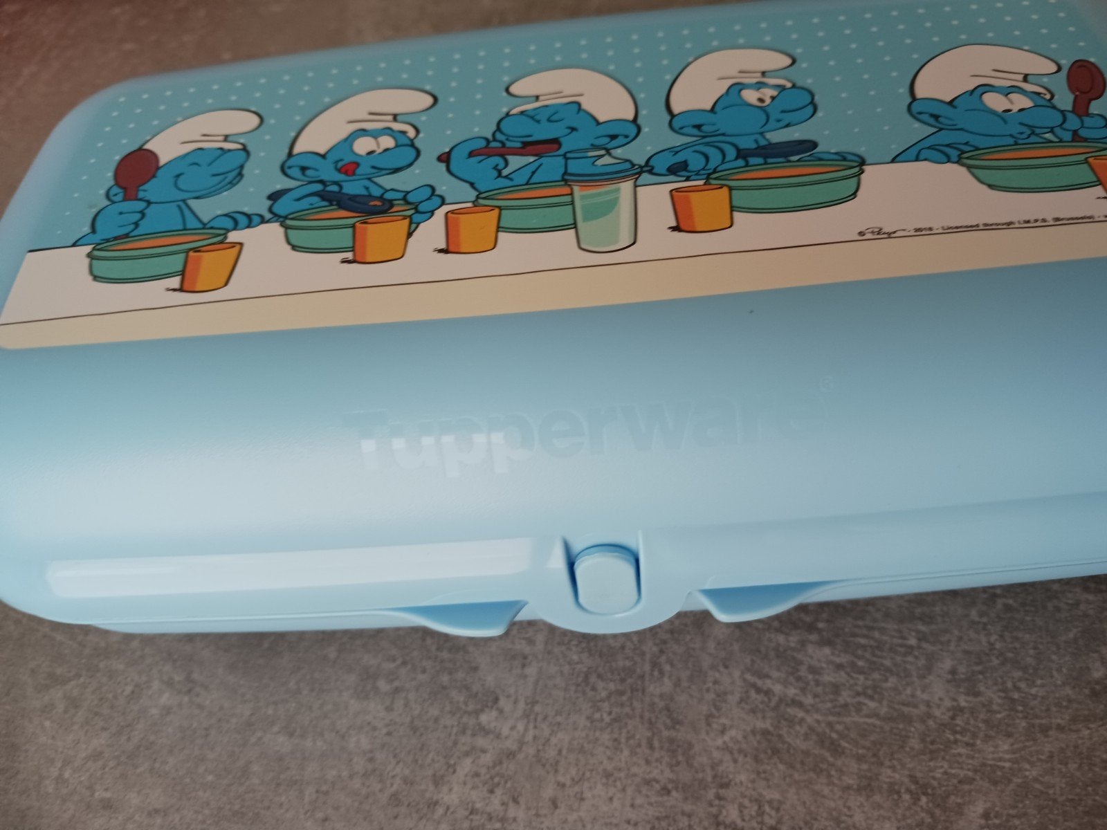 Blauwe doos van Tupperware ( smurfen) te koop., Ophalen, Nieuw, Blauw, Bewaardoos