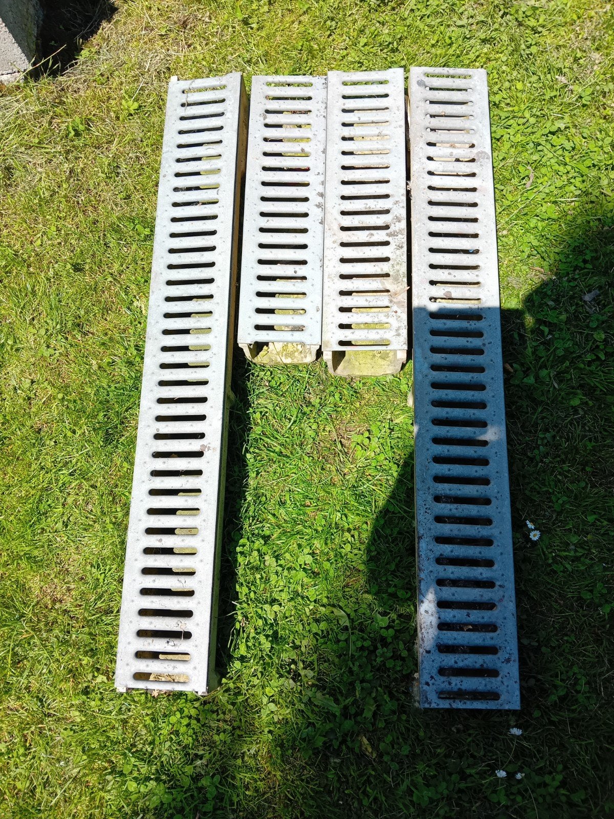Grille de  caniveau  2x1m  2x 50cm, Enlèvement