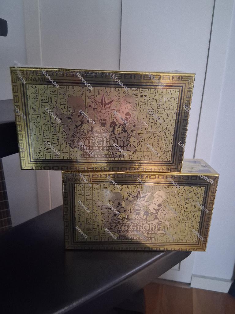 2 X  Yu-Gi-Oh! Legendary Decks II Box (Gesealed)), Ophalen of Verzenden, Nieuw, Starterdeck, Foil