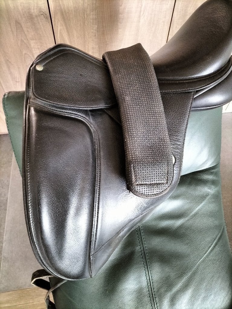 Bates zadel plus singel, Dieren en Toebehoren, Paarden en Pony's | Zadels, Ophalen, Gebruikt, Dressuur, Bates